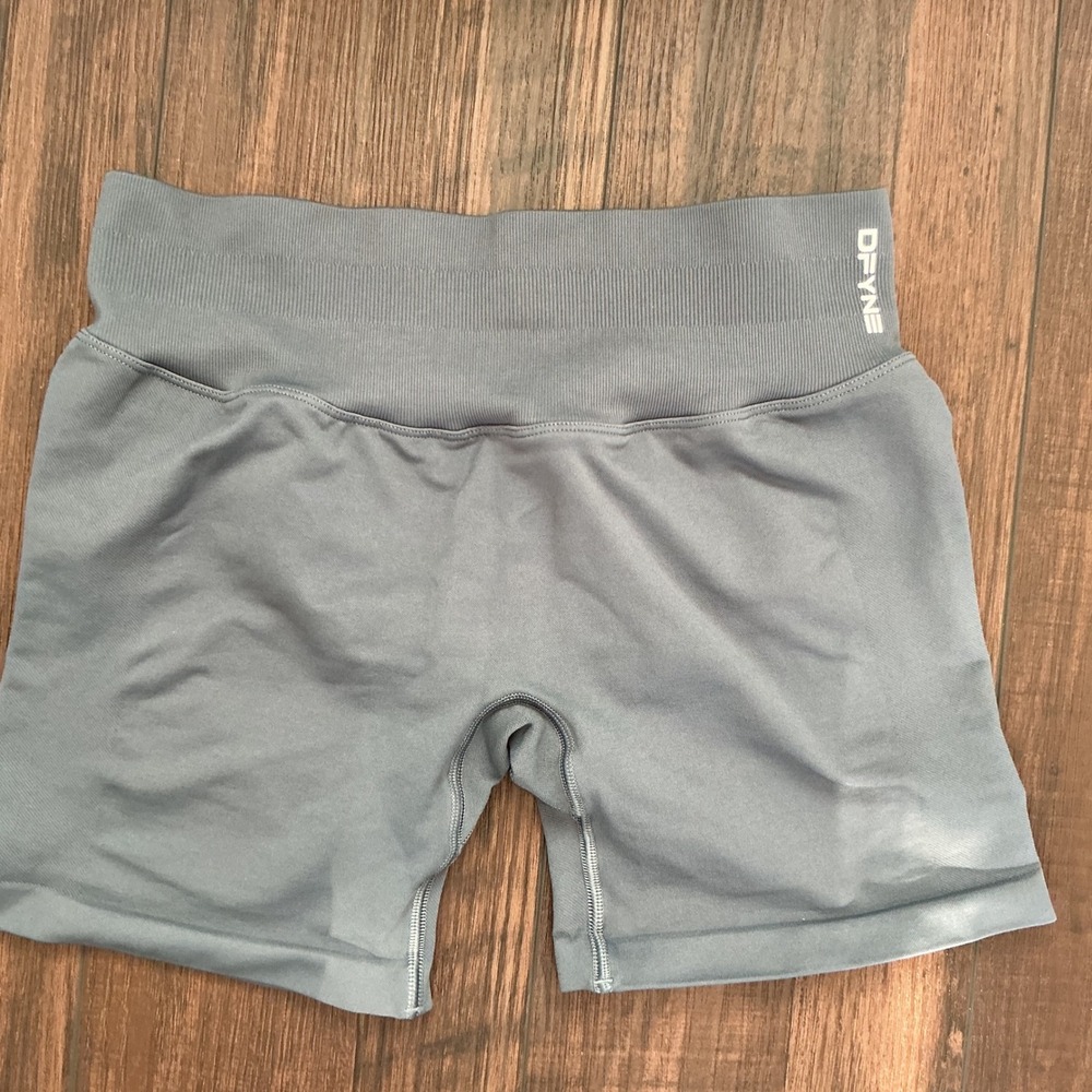 DFYNE Dynamic Seamless Scrunch Butt Workout Shorts Grey Large High Waist Gym